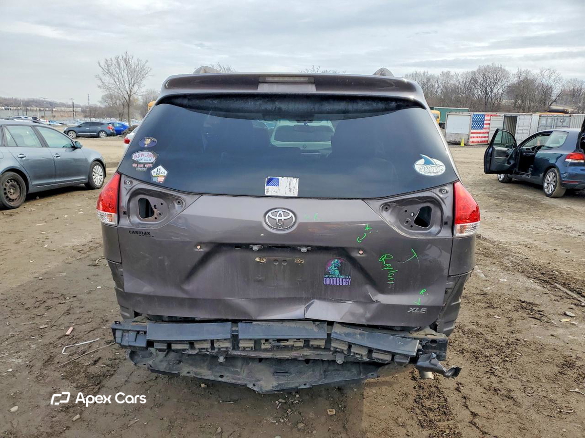 Toyota Sienna 2014