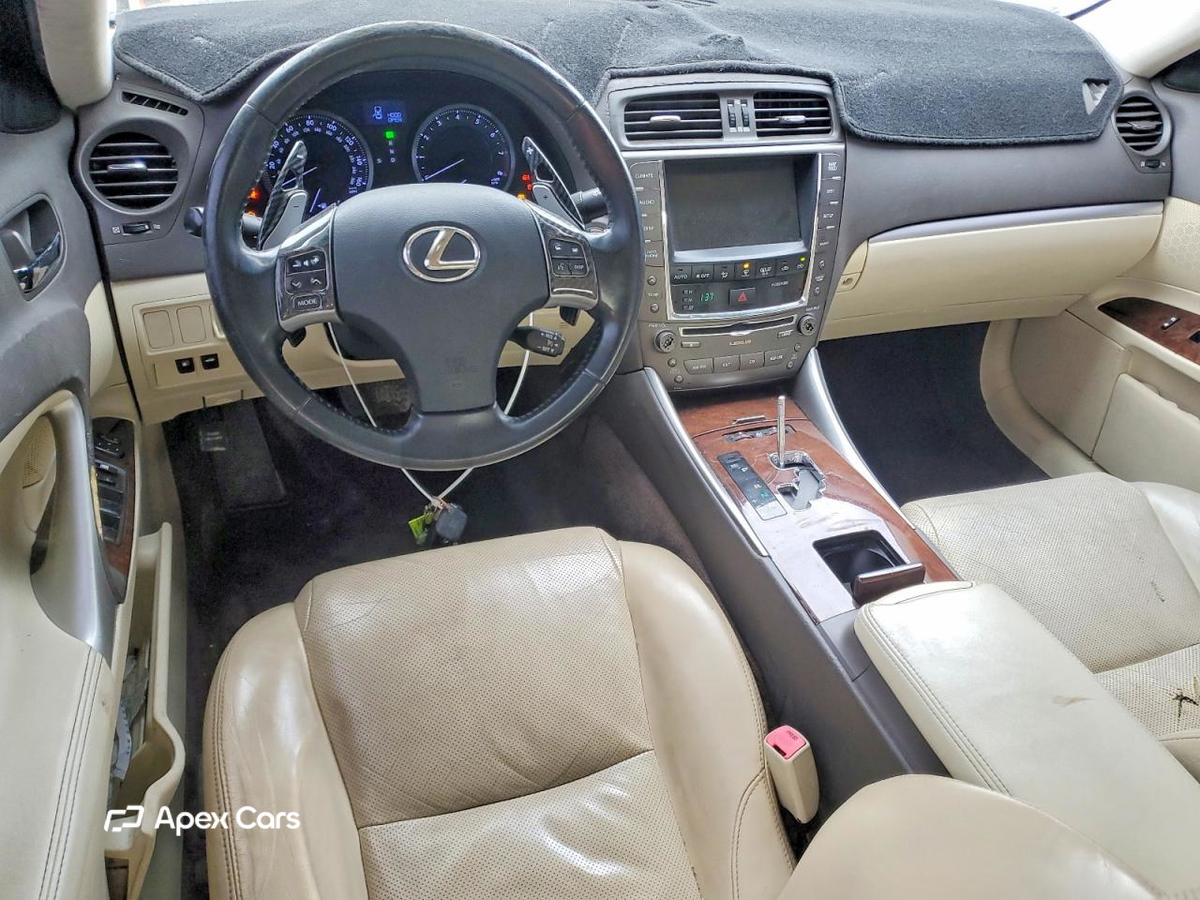 Lexus IS 2011
