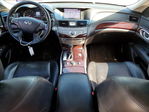 Infiniti M 2013