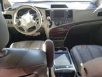 Toyota Sienna 2011