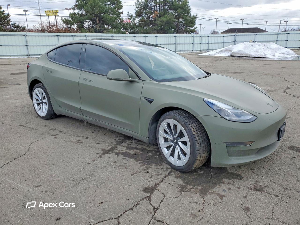 Tesla Model 3 2022