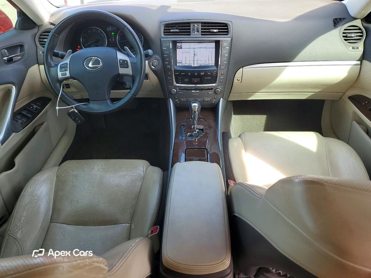 Lexus IS 2011