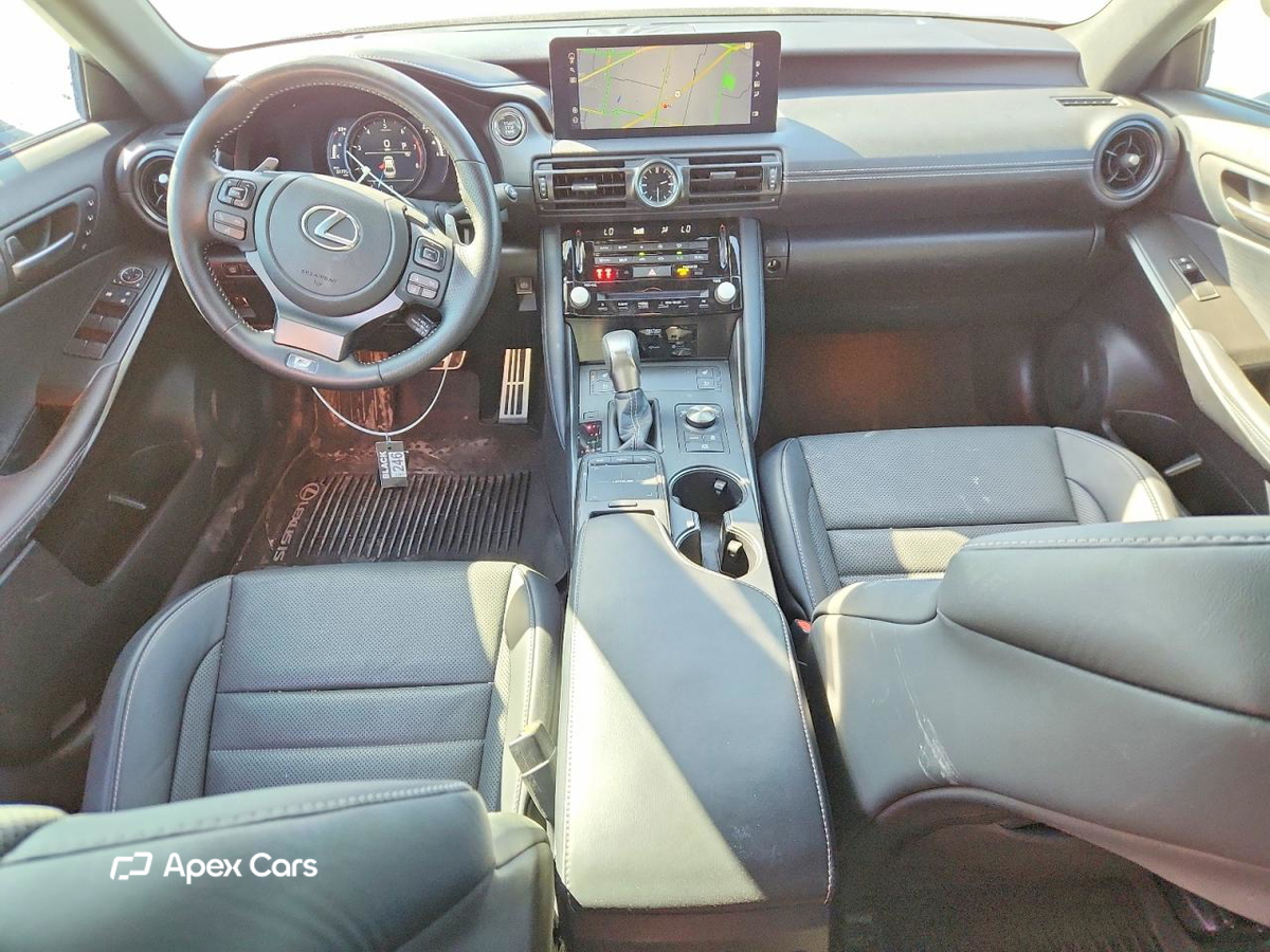 Lexus IS 2024