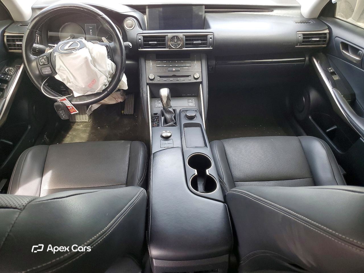 Lexus IS 2020