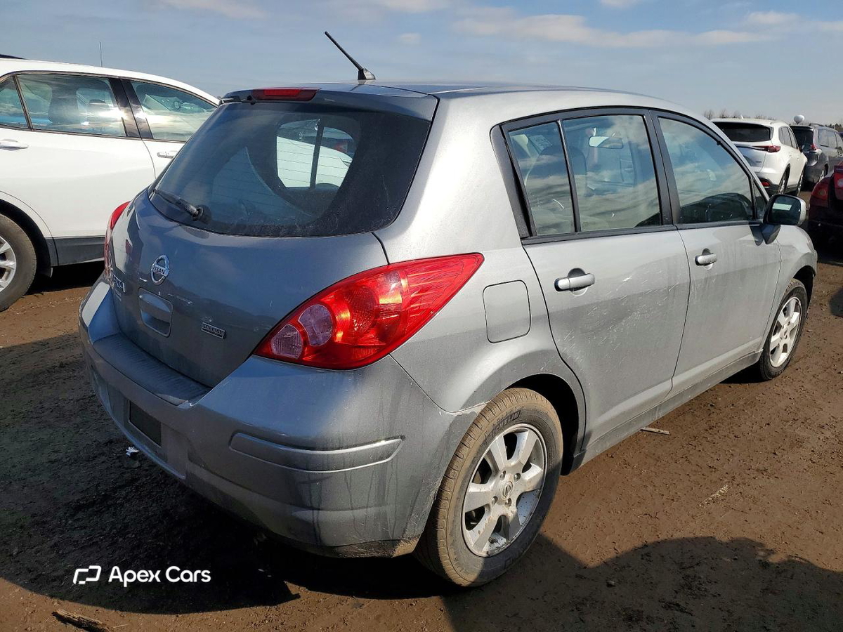 Nissan Versa 2012