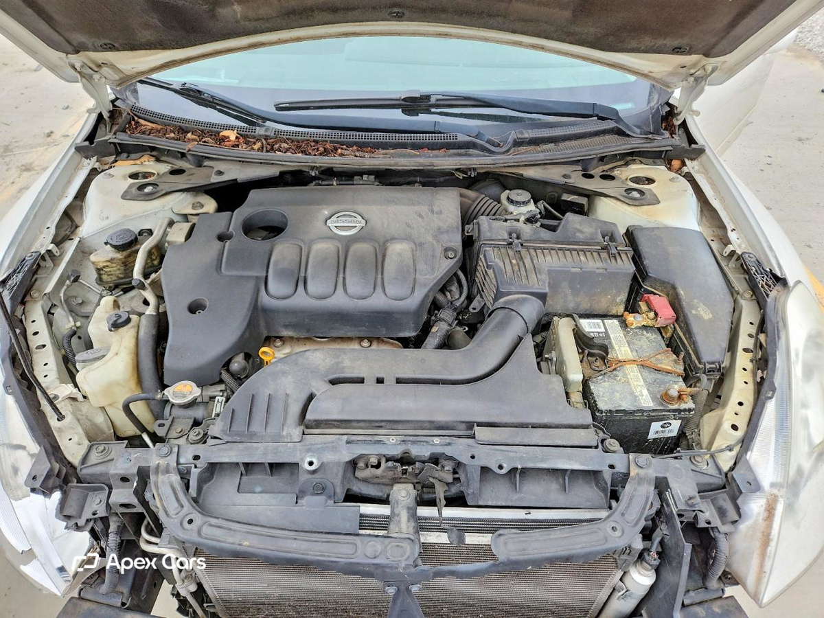 Nissan Altima 2010