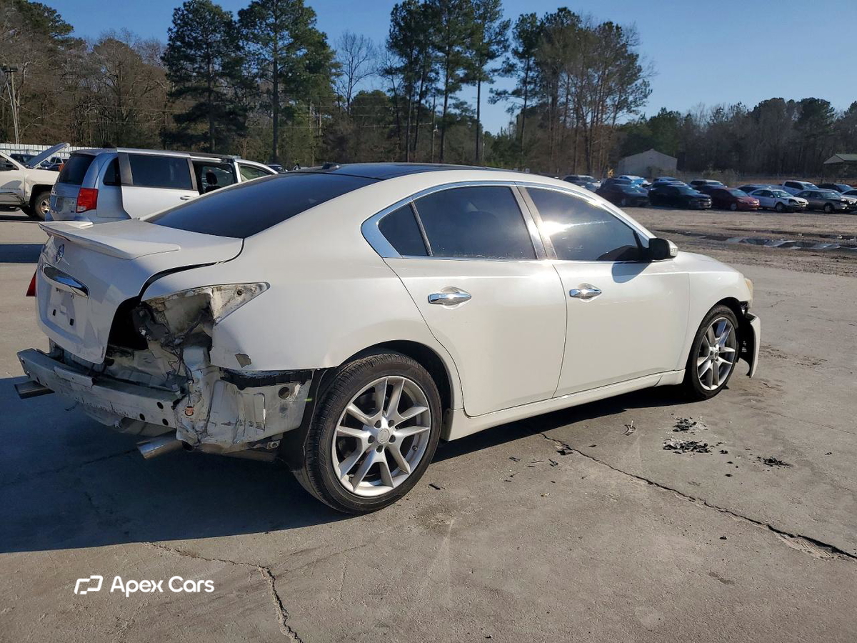 Nissan Maxima 2011