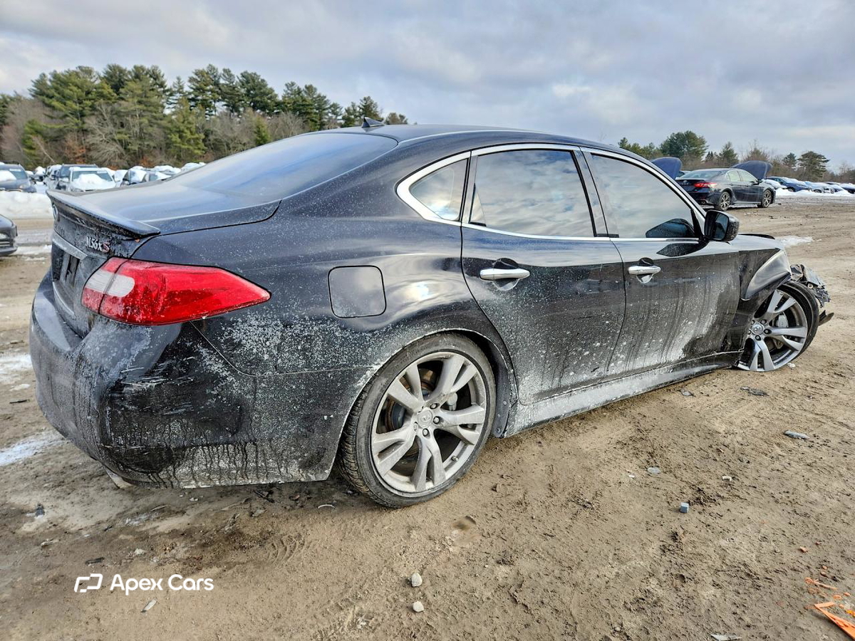 Infiniti M 2013