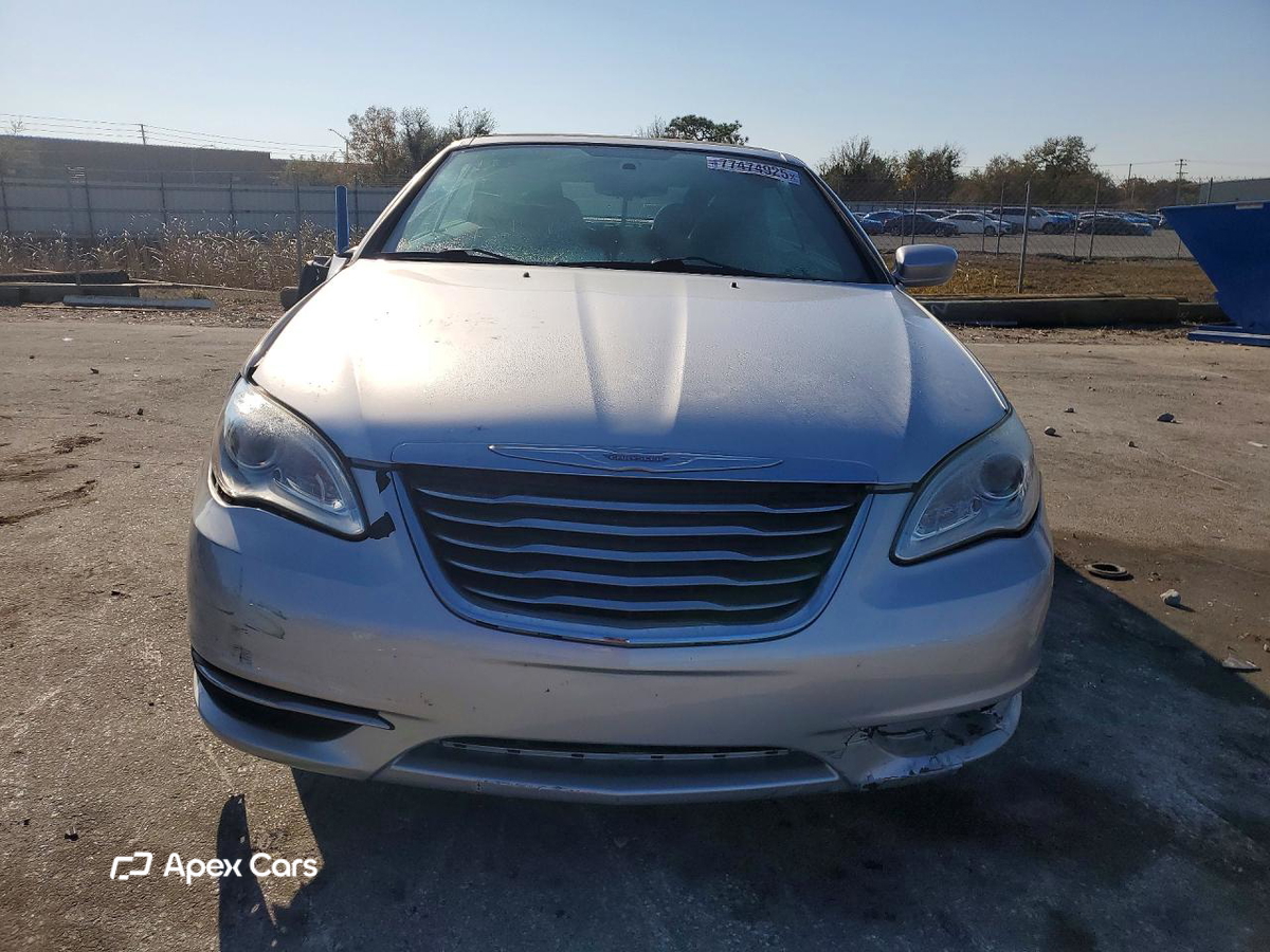 Chrysler 200 2011
