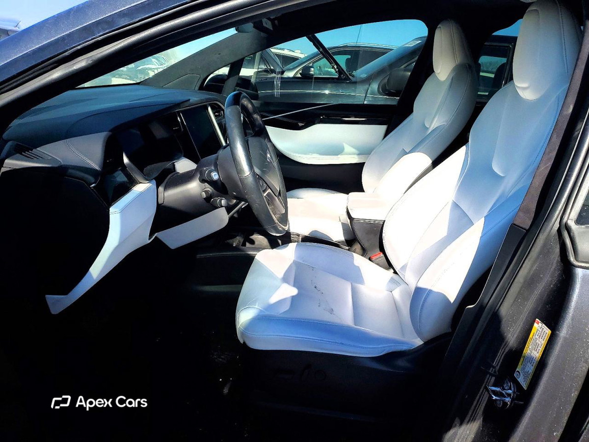 Tesla Model X 2020