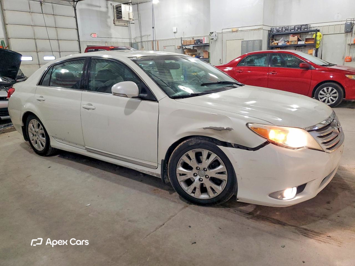 Toyota Avalon 2011
