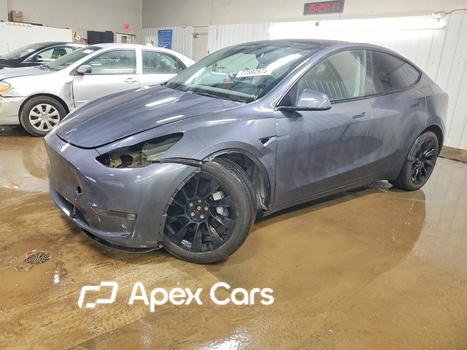 Tesla Model Y 2022 - Image 1 of 14
