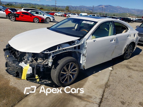 Lexus ES 2018 - Image 1 of 13