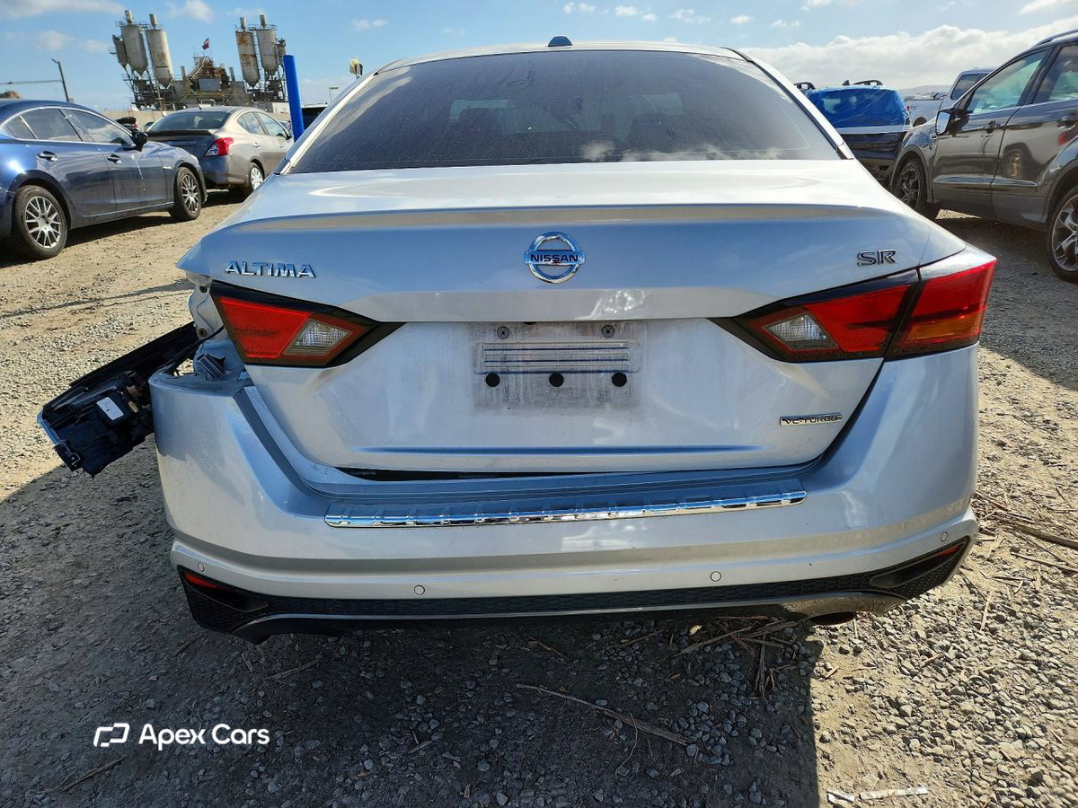 Nissan Altima 2021