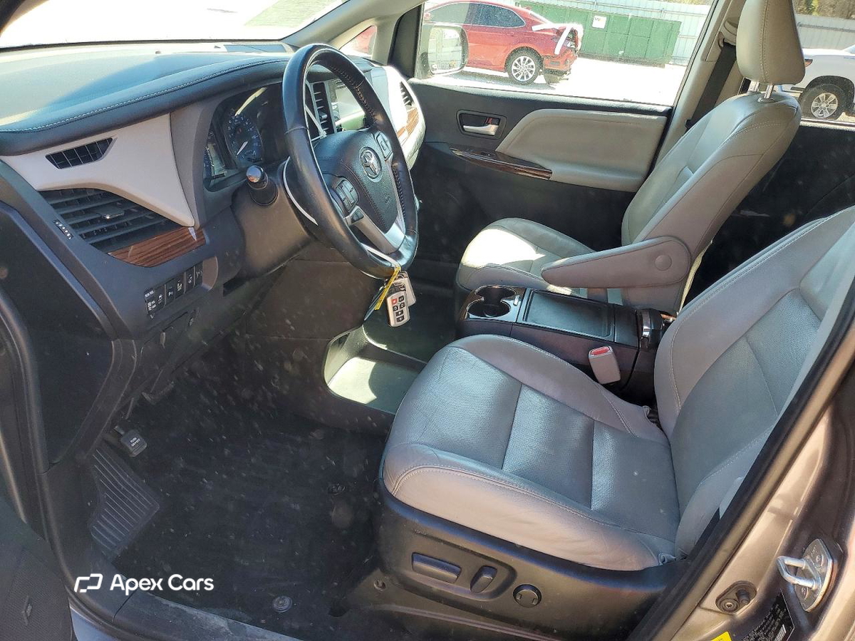 Toyota Sienna 2017