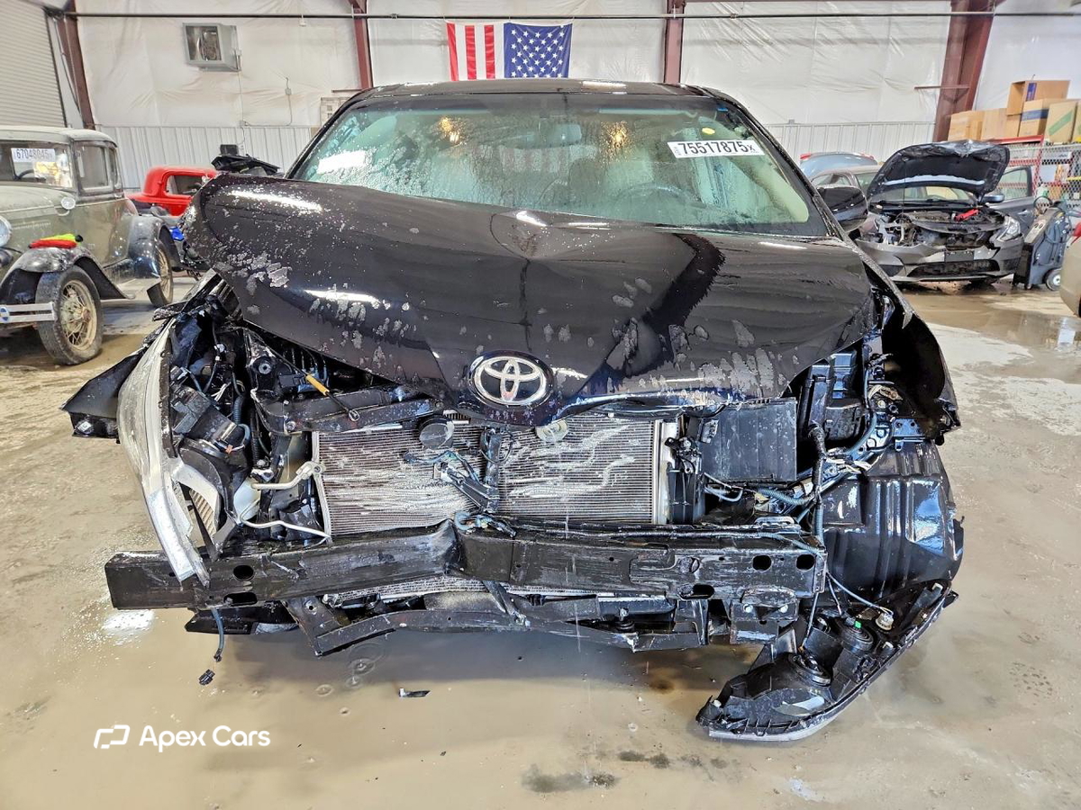 Toyota Sienna 2015