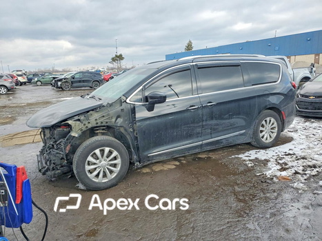 Chrysler Pacifica 2018 - Image 1 of 14