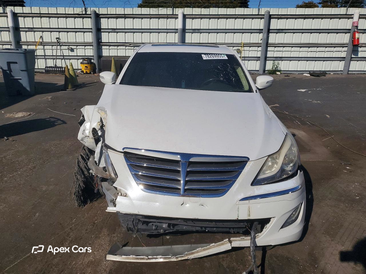 Hyundai Genesis 2012