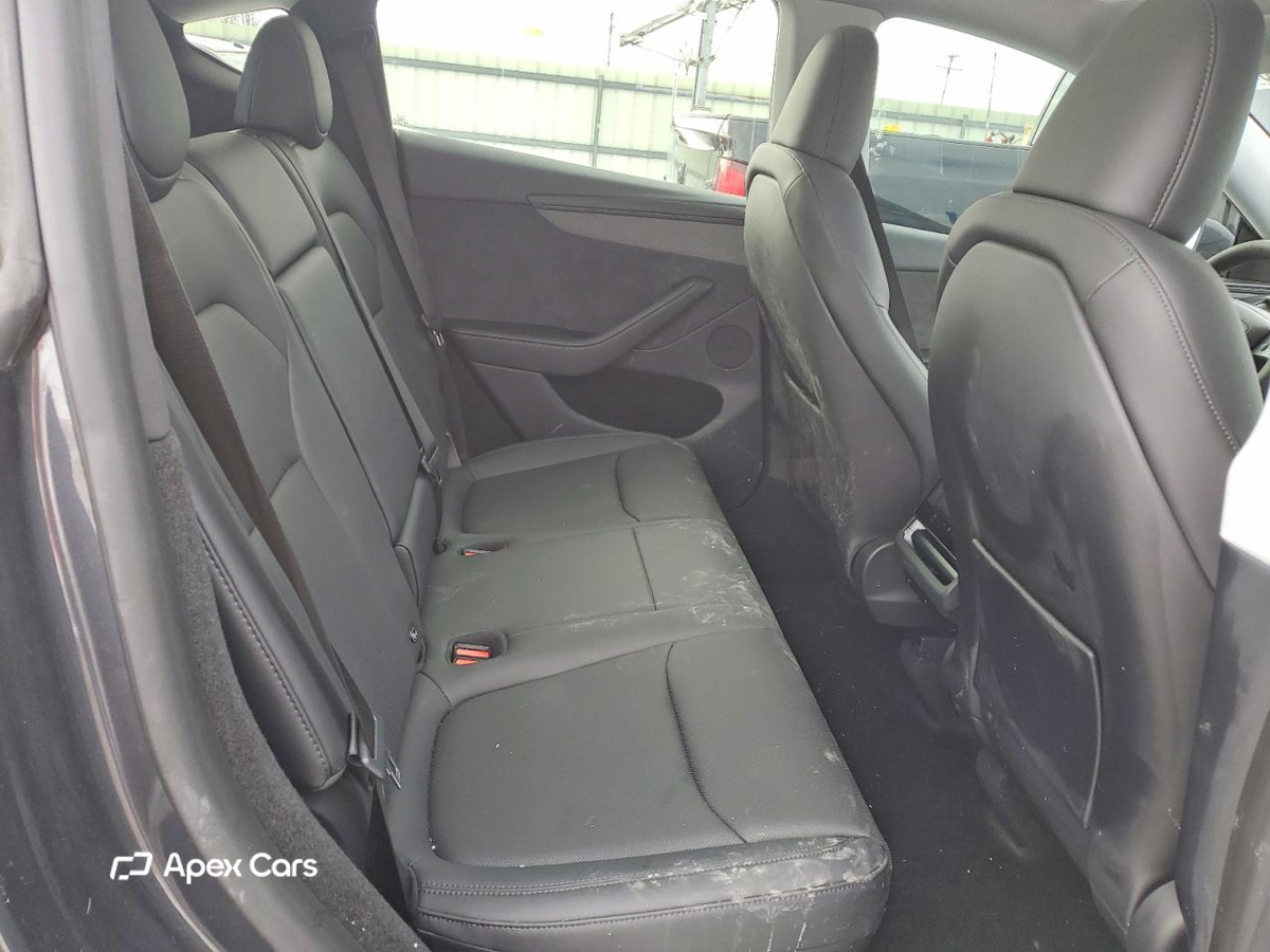 Tesla Model Y 2026