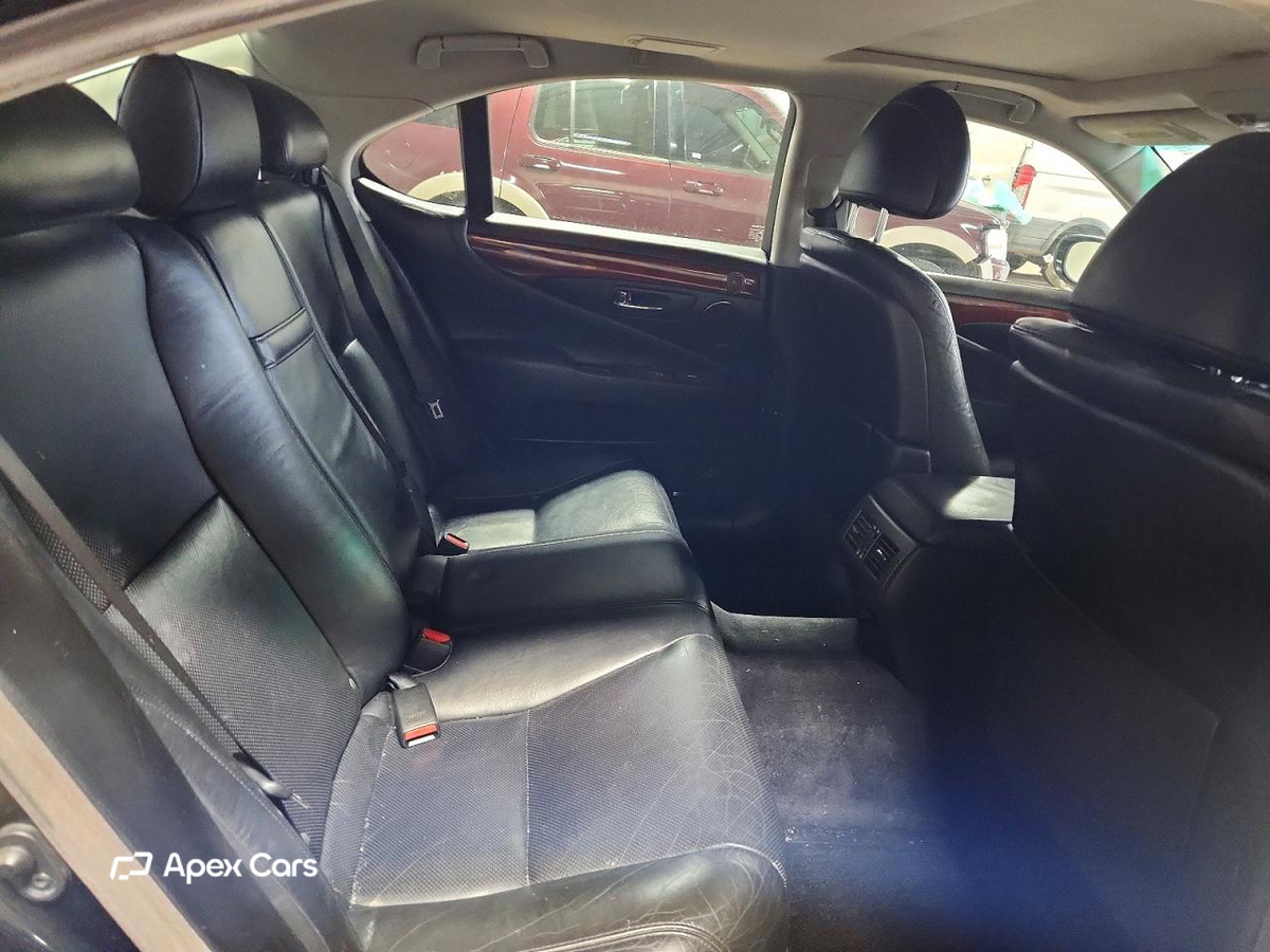 Lexus LS 2011