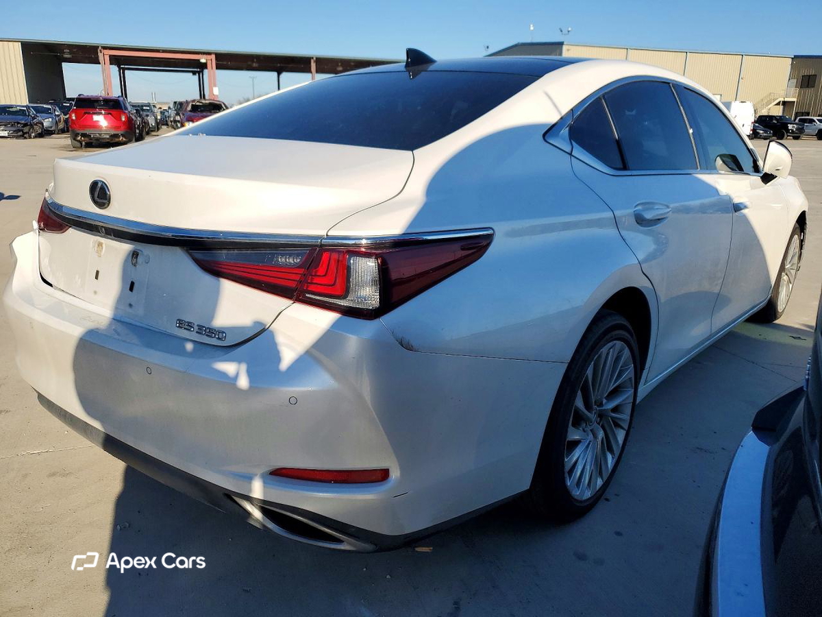 Lexus ES 2019