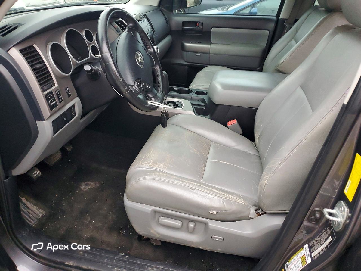 Toyota Sequoia 2013