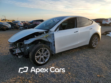 Tesla Model Y 2021 - Image 1 of 15