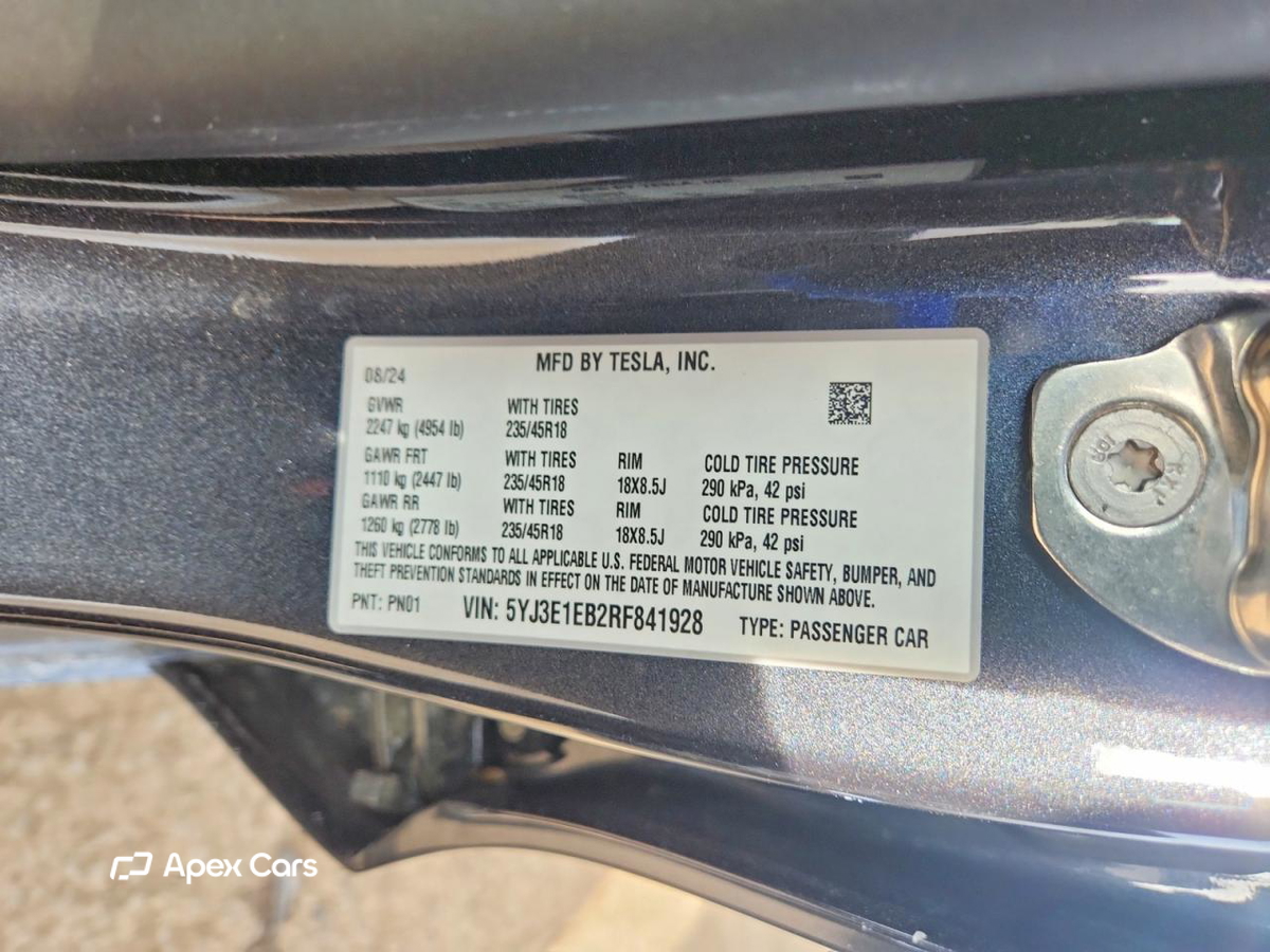 Tesla Model 3 2024