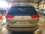 Toyota Sienna 2011