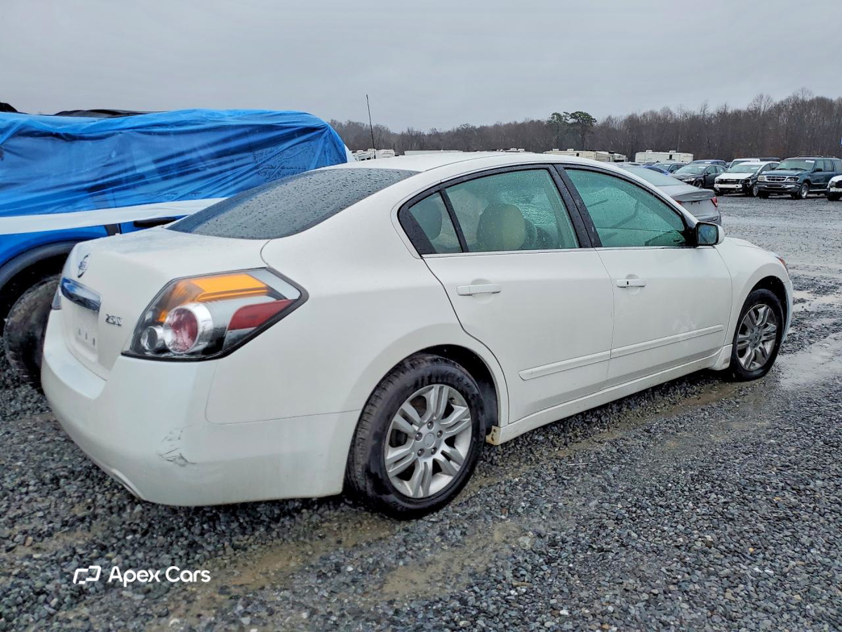 Nissan Altima 2011