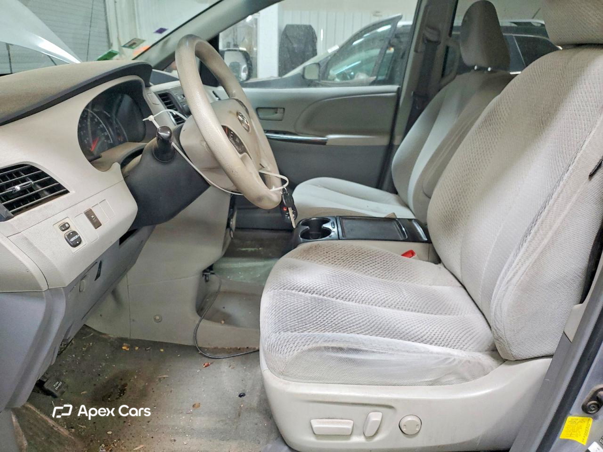 Toyota Sienna 2012