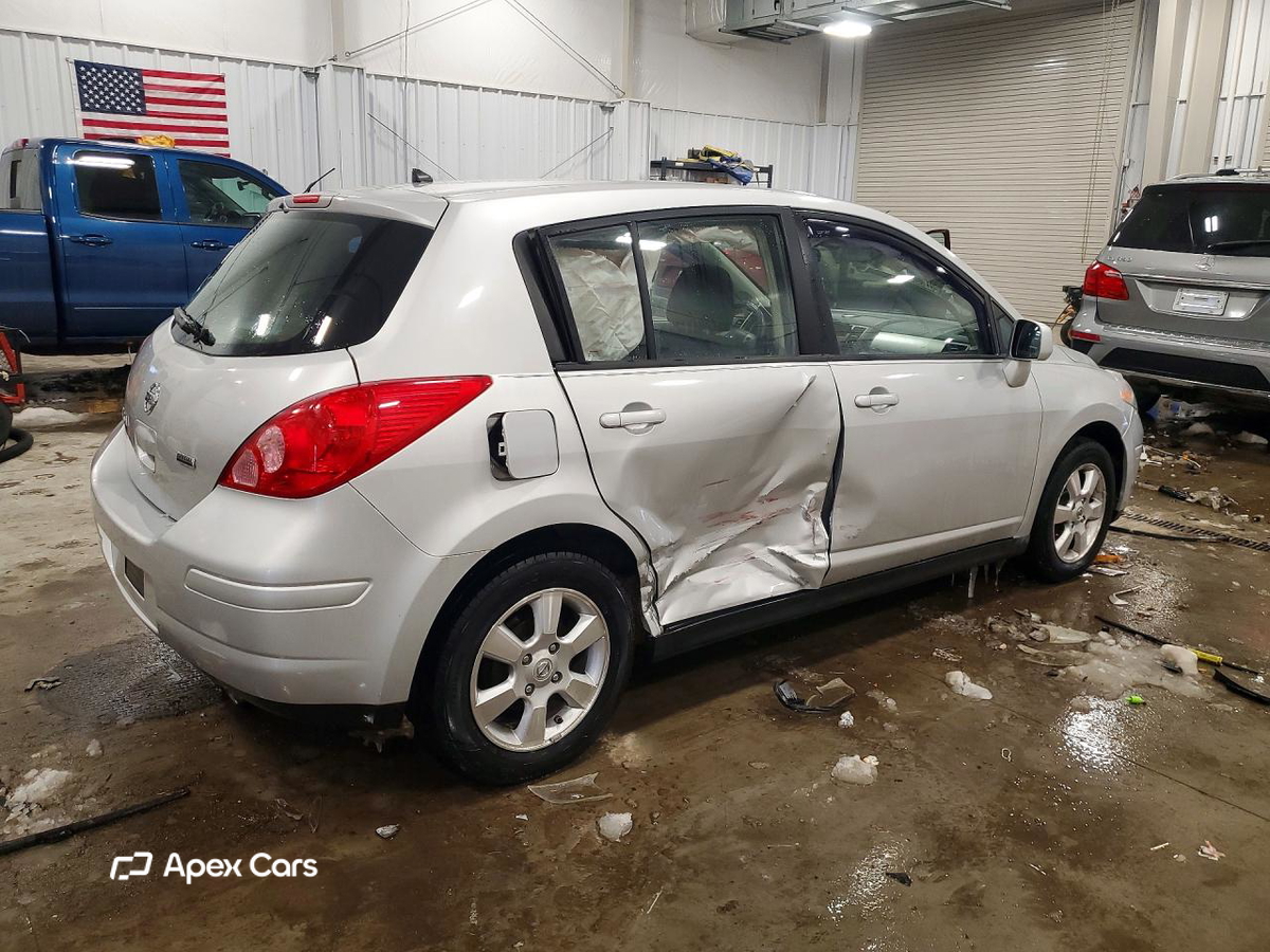 Nissan Versa 2012