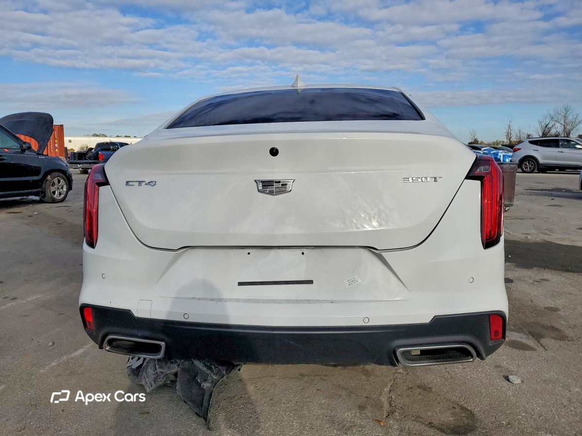 Cadillac CT4 2025