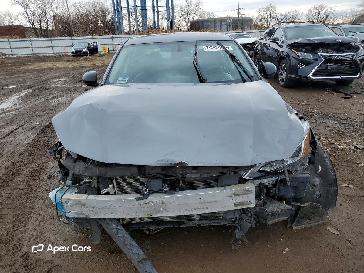 Nissan Altima 2019