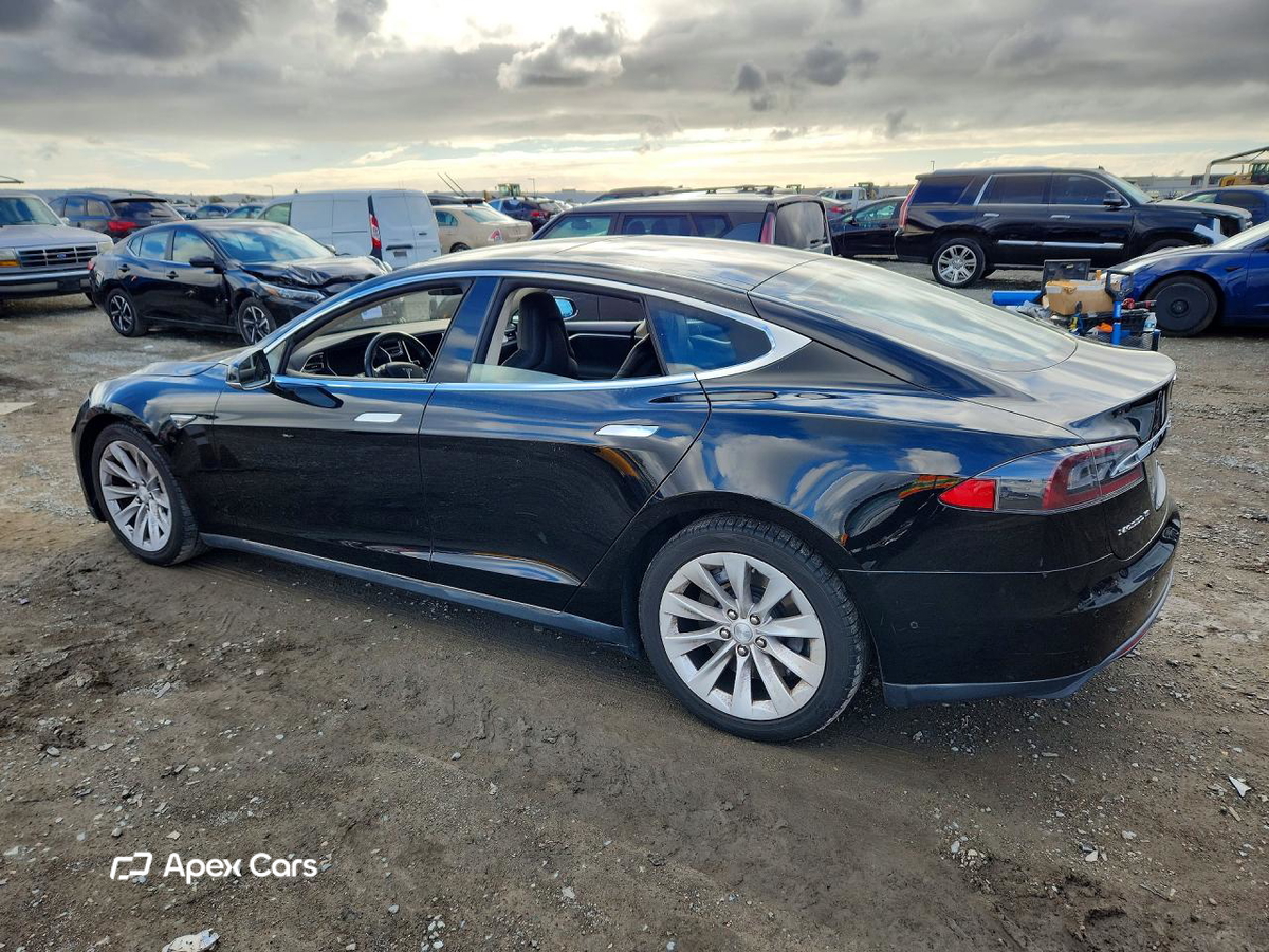 Tesla Model S 2016
