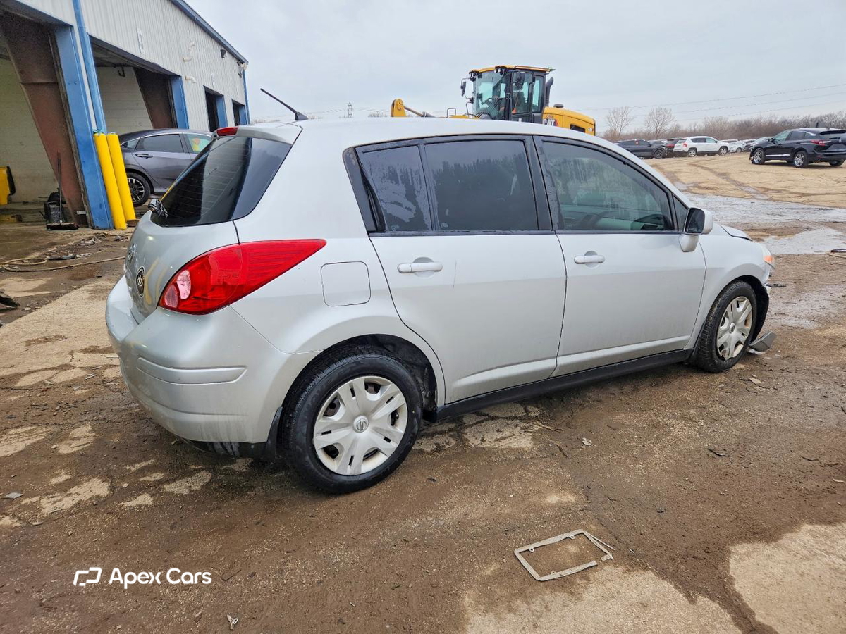 Nissan Versa 2012