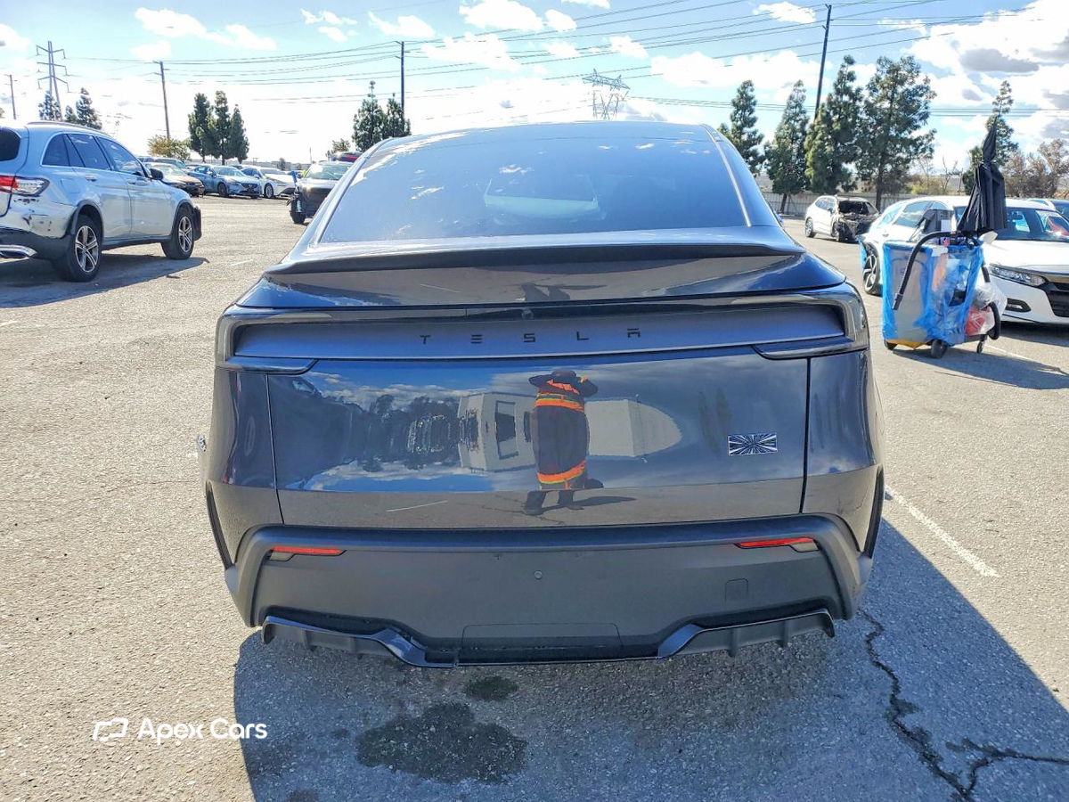 Tesla Model Y 2026