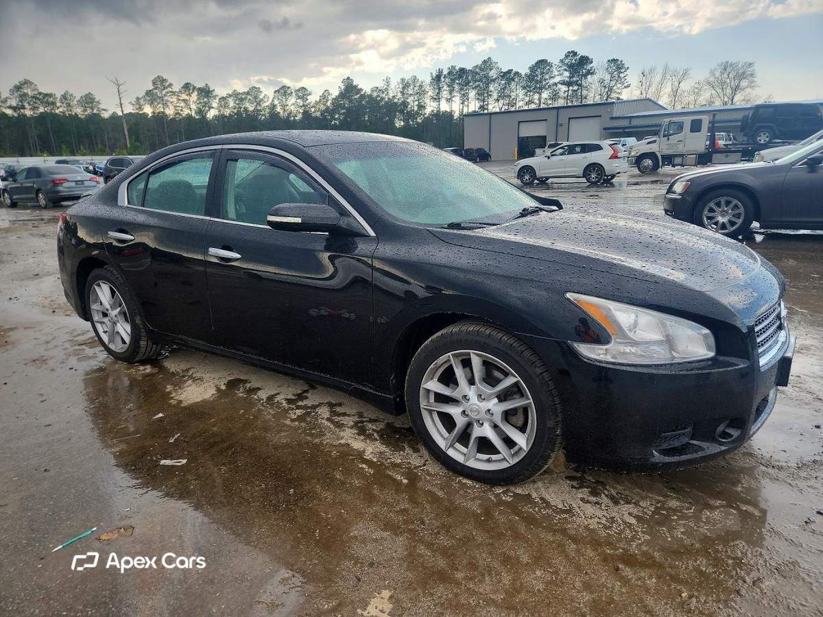 Nissan Maxima 2010