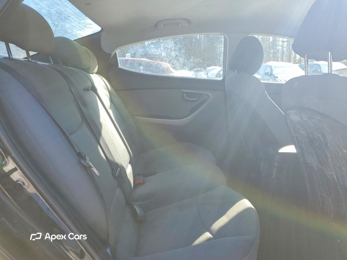 Hyundai Elantra 2013