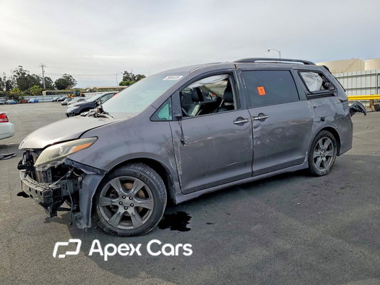 Toyota Sienna 2017 - Image 1 of 15