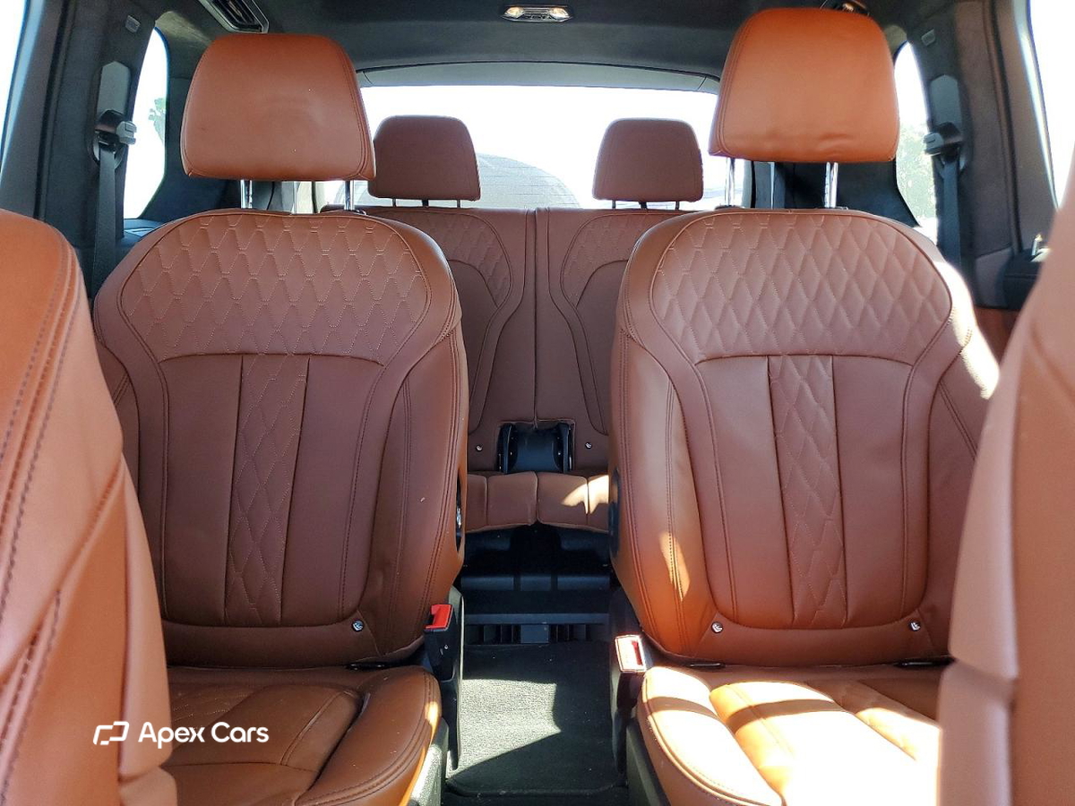BMW X7 2025