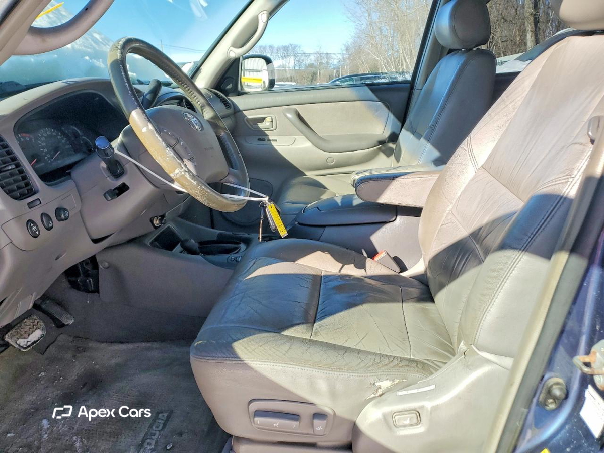 Toyota Sequoia 2004