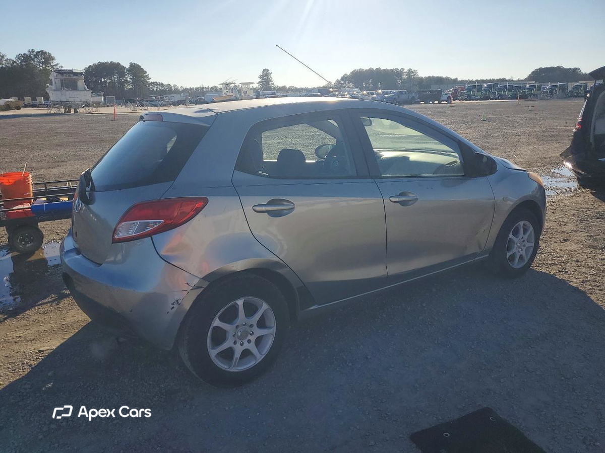 Mazda 2 2011