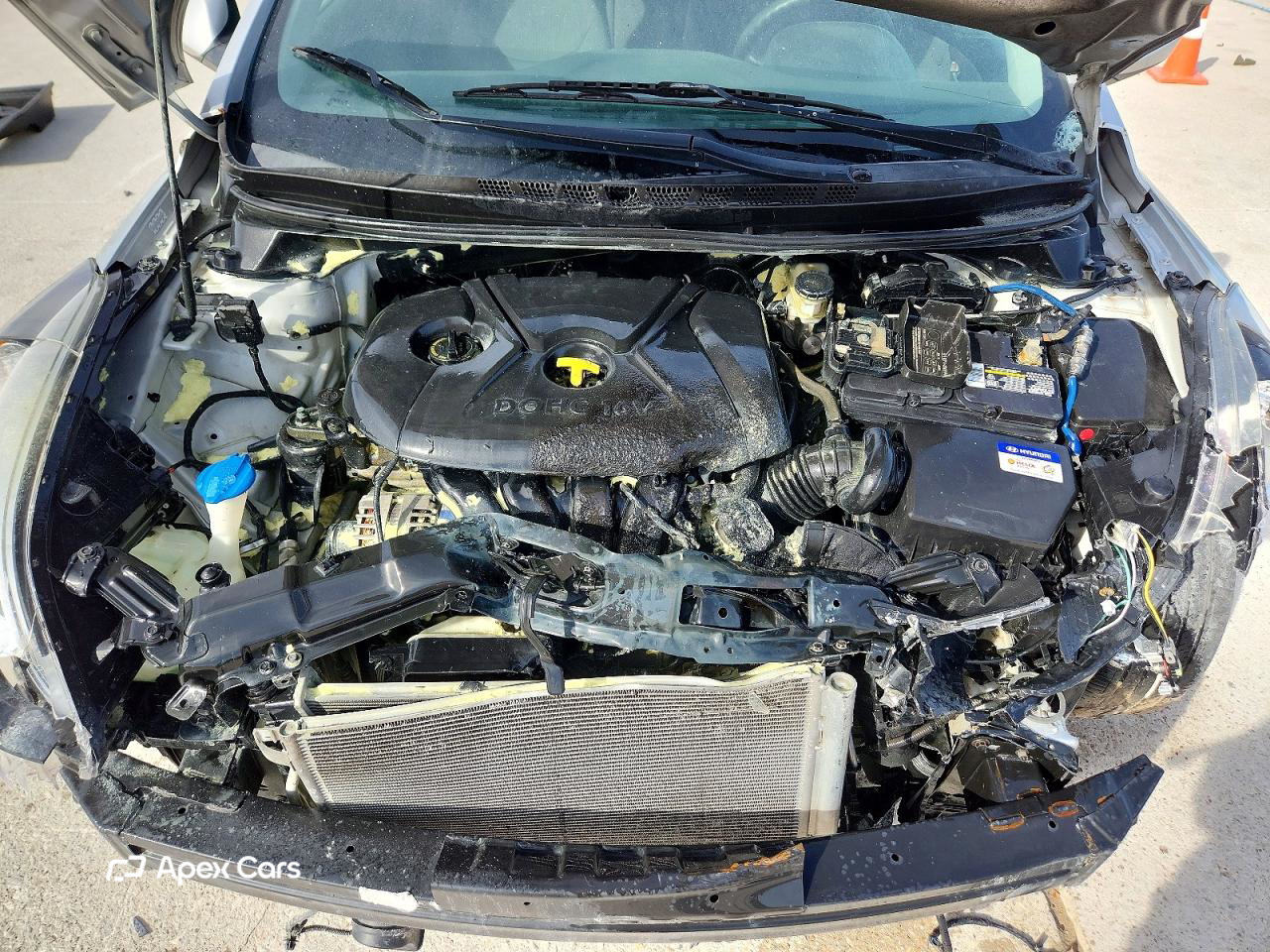 Hyundai Elantra 2015