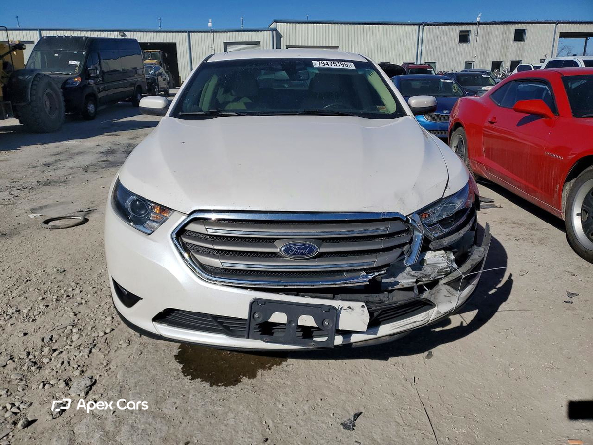 Ford Taurus 2016