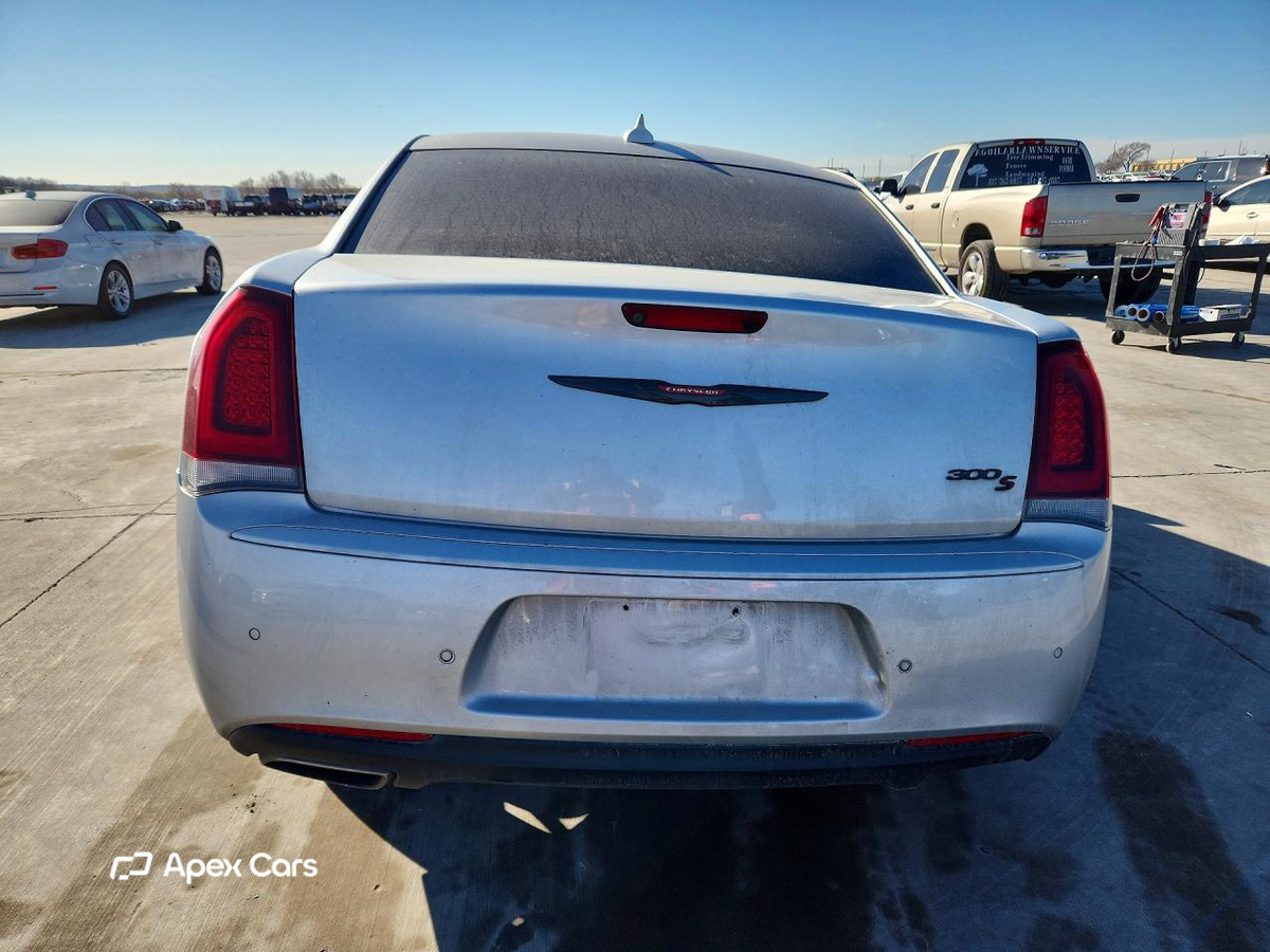 Chrysler 300 2022