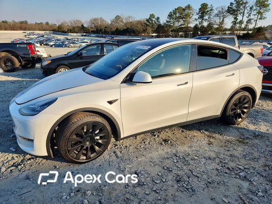 Tesla Model Y 2022 - Image 1 of 13