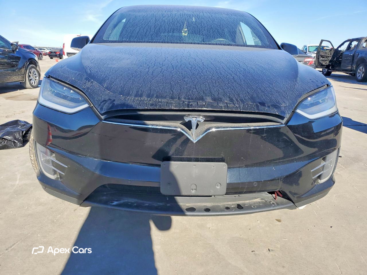 Tesla Model X 2020