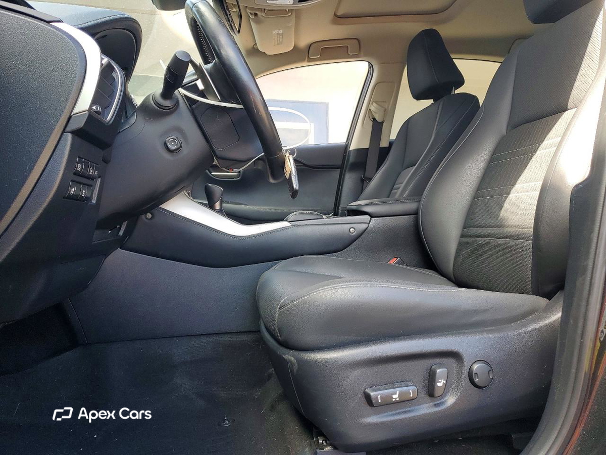 Lexus NX 2021