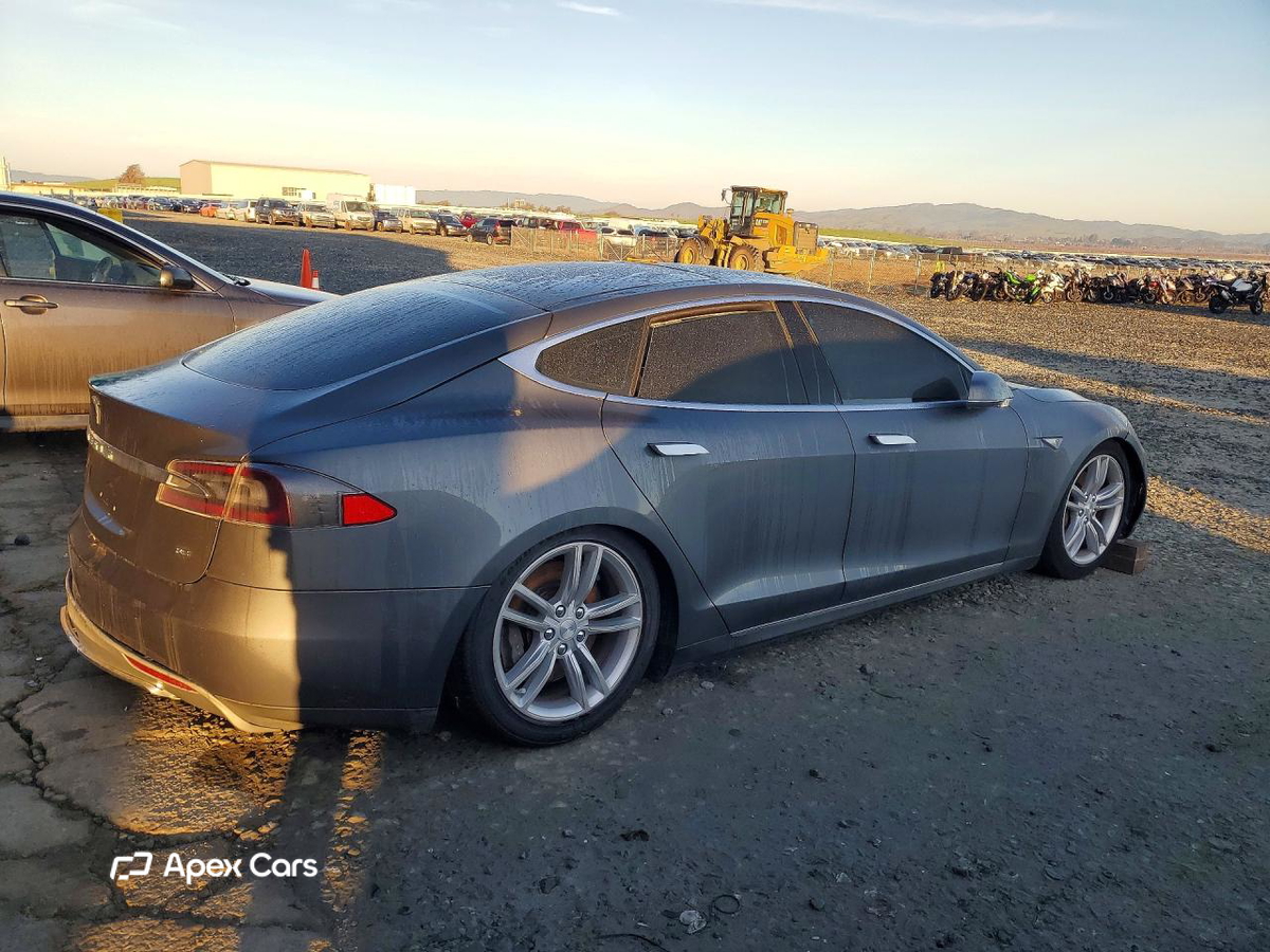 Tesla Model S 2013